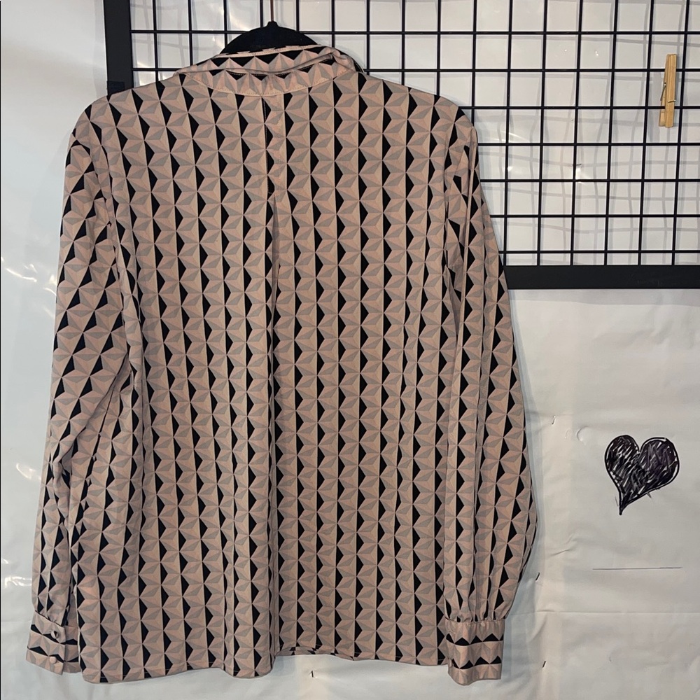 Elaine Rose Geometric Pattern Blouse - Picture 6 of 11